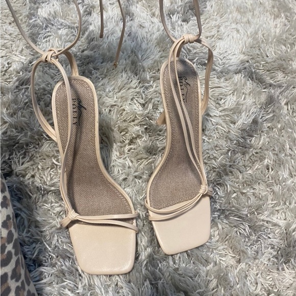 Oh polly tan heels - Picture 4 of 5